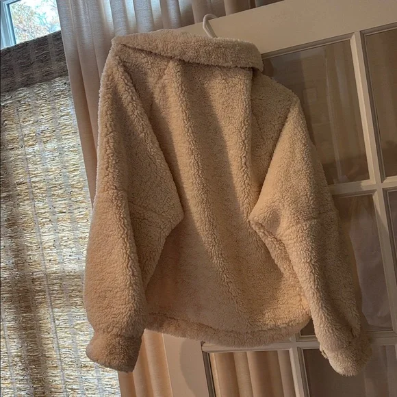 Women’s Free People Cream Sherpa Jacket in Medium - Picture 14 of 15